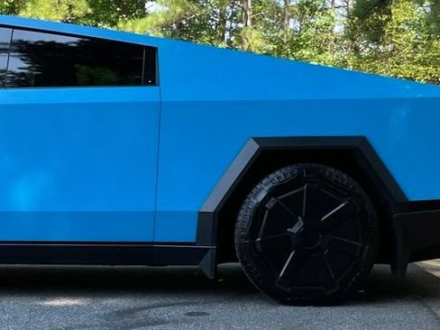 Used 2024 Tesla Cybertruck AWD Crew Cab image 5