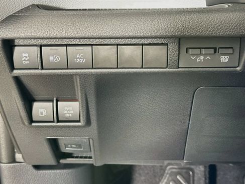 New 2026 Toyota Sienna XLE AWD/4WD image 10