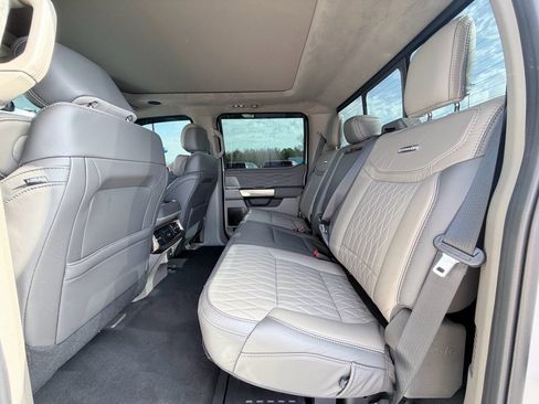 Used 2026 Ford F250 Platinum w/ Platinum Plus Package image 31