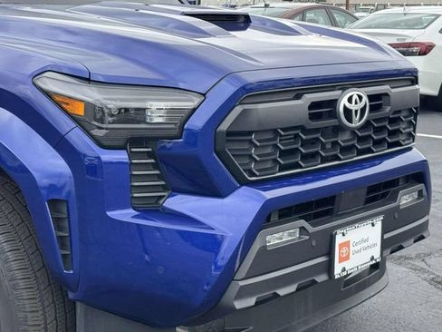 Certified 2025 Toyota Tacoma TRD Sport w/ TRD Sport Upgrade Package AWD/4WD image 8