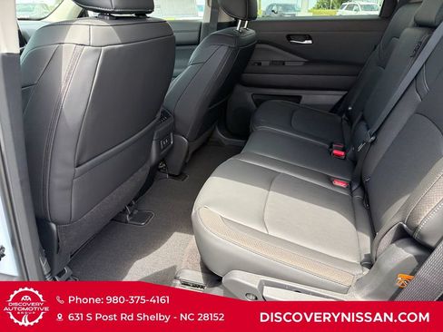 New 2026 Nissan Pathfinder SL FWD image 28