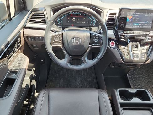 Used 2023 Honda Odyssey Touring image 11