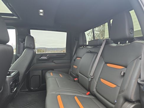 Used 2025 GMC Sierra 2500 AT4 w/ AT4 Premium Plus Package image 14