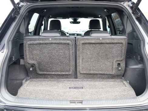 Used 2022 Volkswagen Tiguan SE R-Line FWD image 28