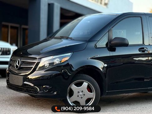 Used 2018 Mercedes-Benz Metris Passenger image 2