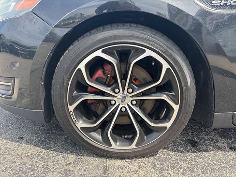 Used 2013 Ford Taurus SHO AWD/4WD image 4