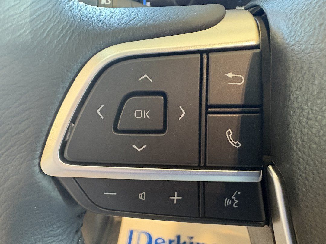 Used 2026 Toyota Sienna XLE AWD/4WD image 13