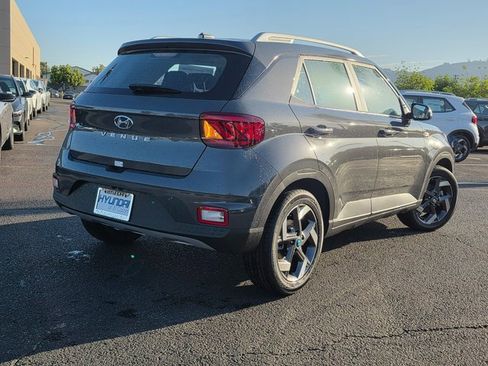 New 2025 Hyundai Venue SEL image 7