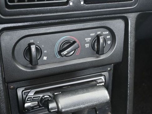 Used 1993 Ford Mustang LX image 22