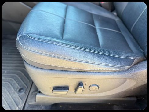 Used 2022 Kia Telluride EX w/ EX Premium Package image 21