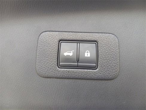 Used 2024 Nissan Armada Platinum w/ Captain's Chairs Package image 12