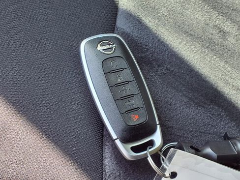 Used 2025 Nissan Sentra SR image 27