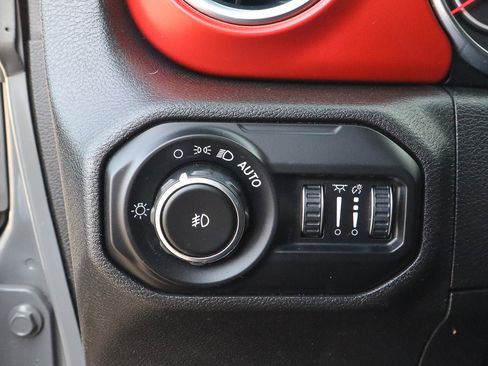 Used 2021 Jeep Wrangler Unlimited Rubicon image 18