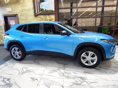 Used 2026 Chevrolet Trax LS image 4