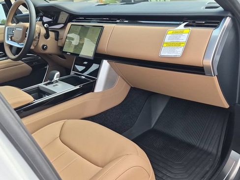 New 2026 Land Rover Range Rover Long Wheelbase SE AWD/4WD image 19