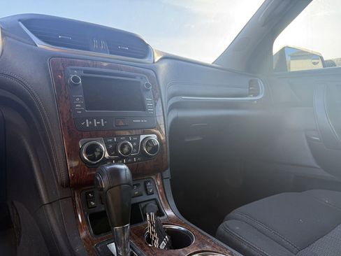 Used 2014 Chevrolet Traverse LT image 7