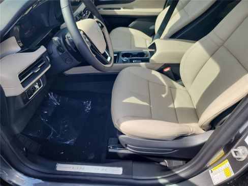 New 2026 Lincoln Corsair Premiere image 16
