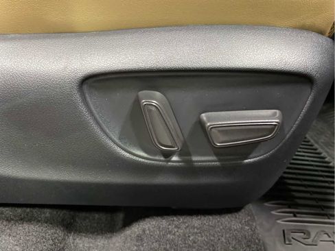 Used 2025 Toyota RAV4 Limited image 29