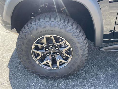 New 2026 Chevrolet Colorado ZR2 AWD/4WD image 7