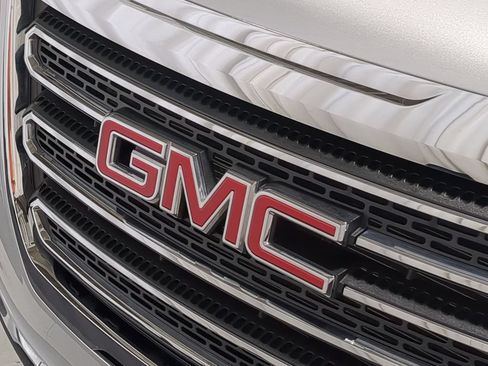 Used 2017 GMC Terrain SLT w/ Open Road Package AWD/4WD image 15