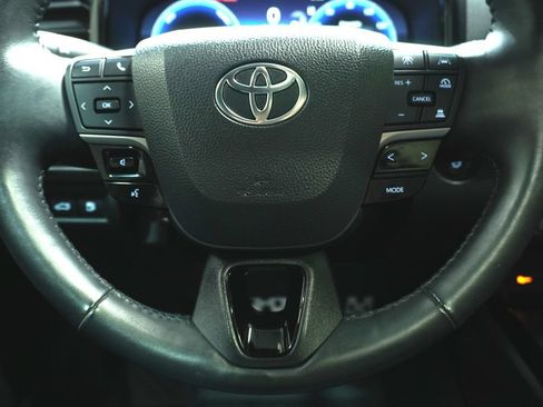Used 2025 Toyota Camry XSE w/ Premium Plus Package AWD/4WD image 15