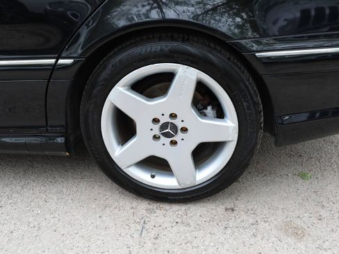 Used 2006 Mercedes-Benz S 500 4MATIC image 8