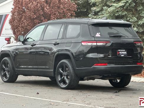 Used 2022 Jeep Grand Cherokee L Laredo image 6