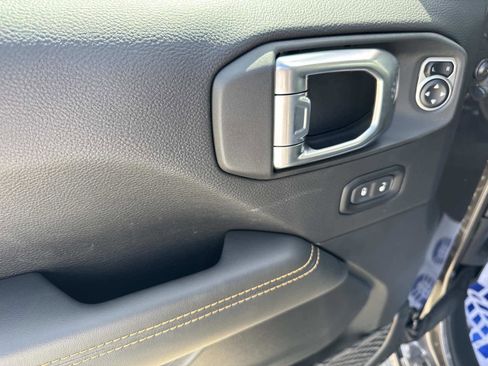 New 2025 Jeep Gladiator Sport image 35