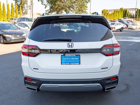 New 2026 Honda Pilot Touring image 7