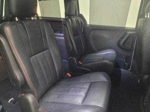 Used 2017 Dodge Grand Caravan GT FWD image 19