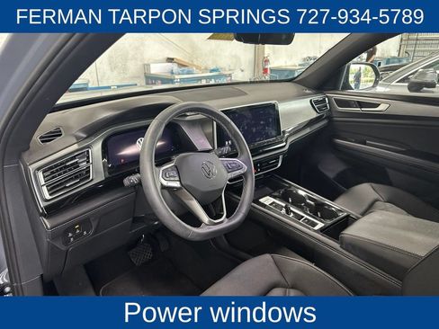 Used 2024 Volkswagen Atlas Cross Sport SE FWD image 8