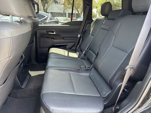 Used 2024 Lexus GX 550 w/ Accessory Package (31) image 23