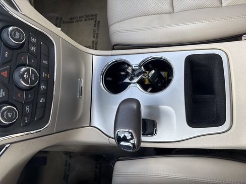 Used 2014 Jeep Grand Cherokee Overland w/ Advanced Technology Group image 28