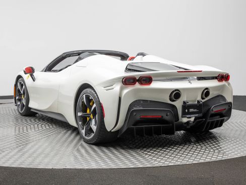 Certified 2022 Ferrari SF90 Spider image 3