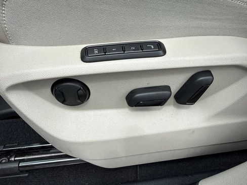 Certified 2025 Volkswagen Atlas SEL Premium R-Line AWD/4WD image 21