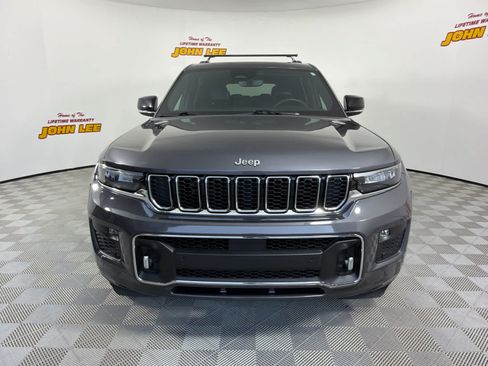 Used 2024 Jeep Grand Cherokee L Overland w/ Trailer Tow Package AWD/4WD image 9