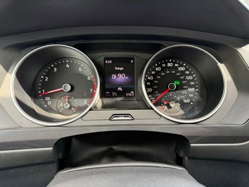 Used 2021 Volkswagen Tiguan S image 16