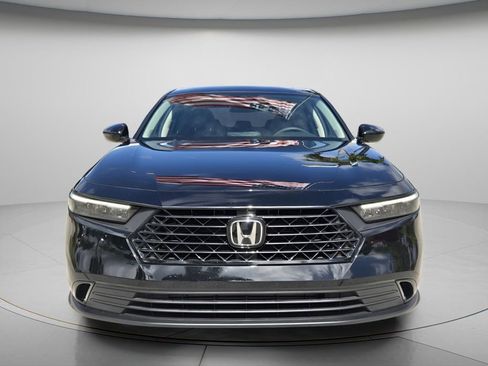 Used 2025 Honda Accord SE image 5