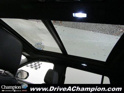 Used 2022 GMC Yukon Denali image 20