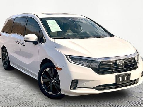 Used 2023 Honda Odyssey Elite image 3