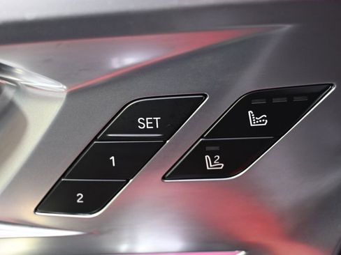 Used 2023 BMW XM AWD/4WD image 25