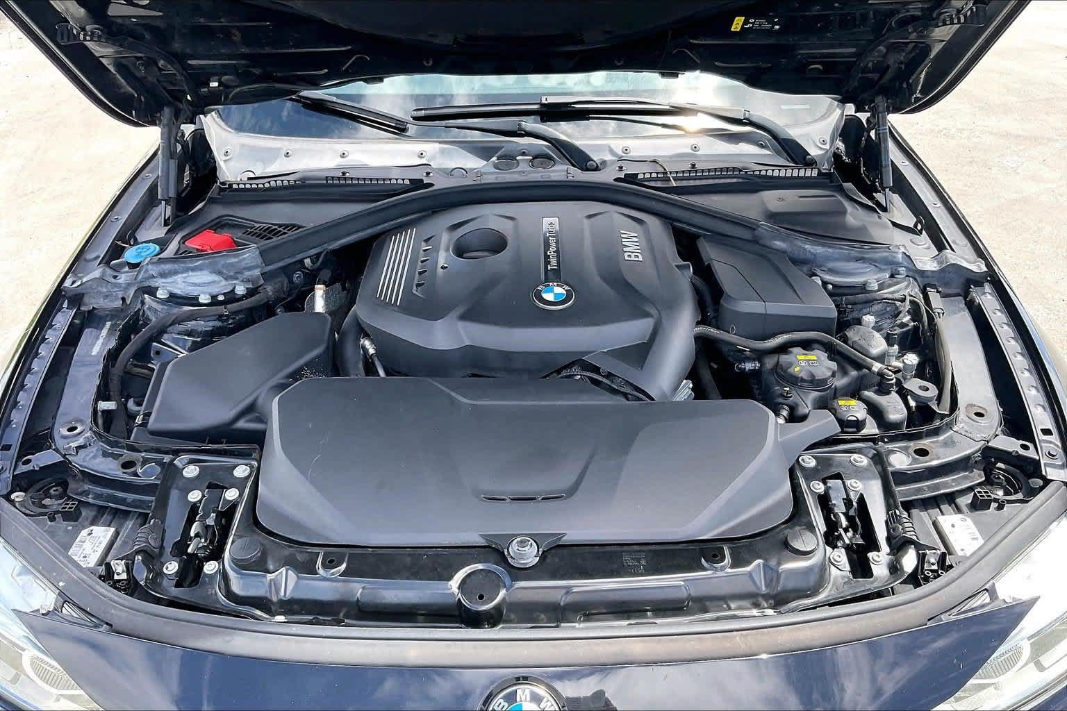 Used 2017 BMW 330i xDrive Sedan AWD/4WD image 9