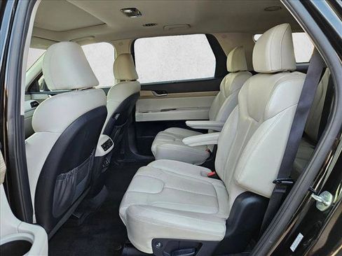 Used 2022 Hyundai Palisade SEL w/ Premium Package FWD image 14