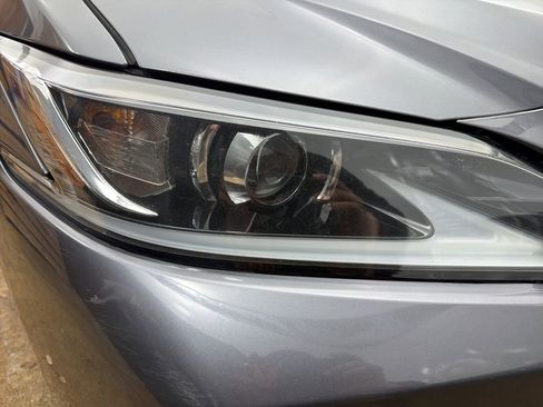 Used 2021 Lexus ES 300h w/ Premium Package image 31