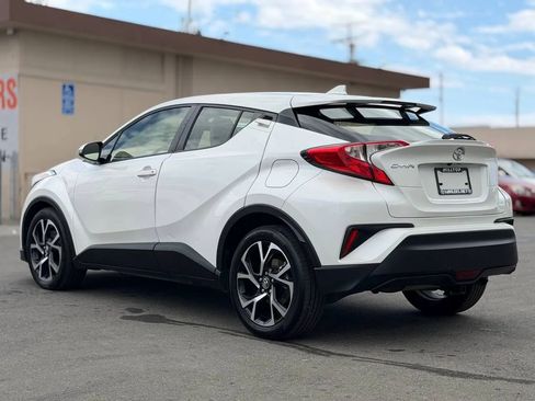 Used 2018 Toyota C-HR XLE FWD image 10