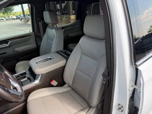 Used 2022 GMC Sierra 1500 SLT w/ SLT Premium Plus Package AWD/4WD image 13