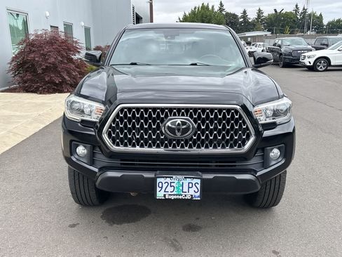 Used 2019 Toyota Tacoma TRD Off-Road AWD/4WD image 8