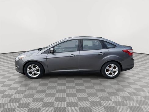 Used 2014 Ford Focus SE FWD image 4