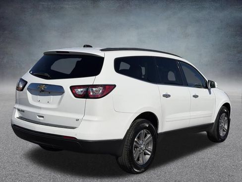 Used 2017 Chevrolet Traverse LT FWD image 3