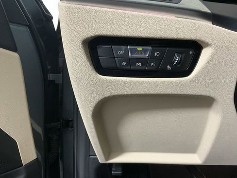 Certified 2023 BMW 330i Sedan w/ Premium Package image 18